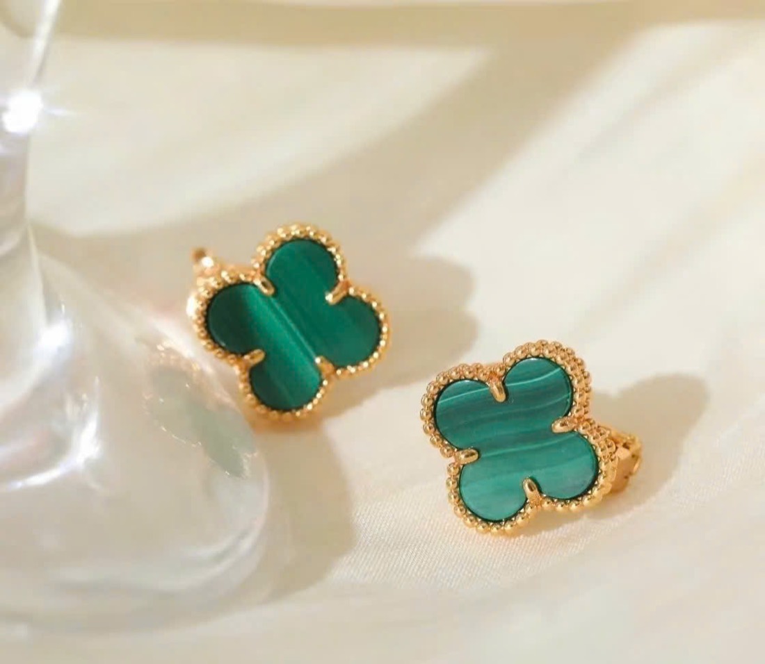 Bông tai Van Cleef Alhambra malachite